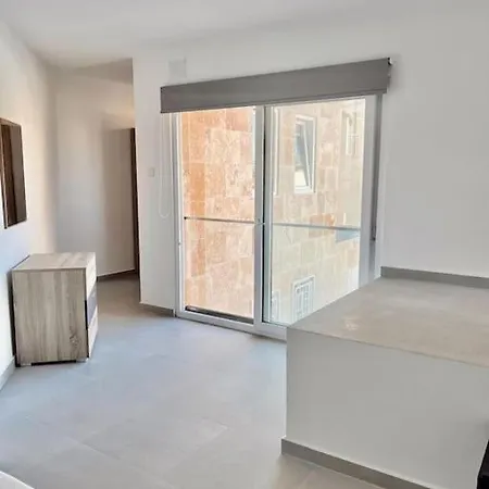 New, Ultra Comfy, Flat * Msida