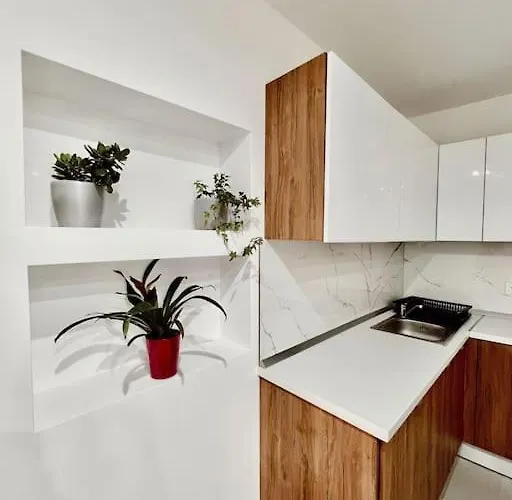 New, Ultra Comfy, Flat *