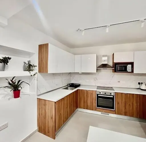 New, Ultra Comfy, Flat Msida