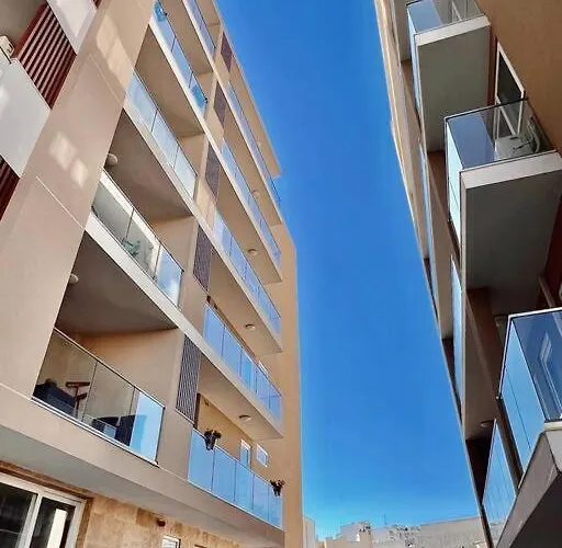 New, Ultra Comfy, Flat *